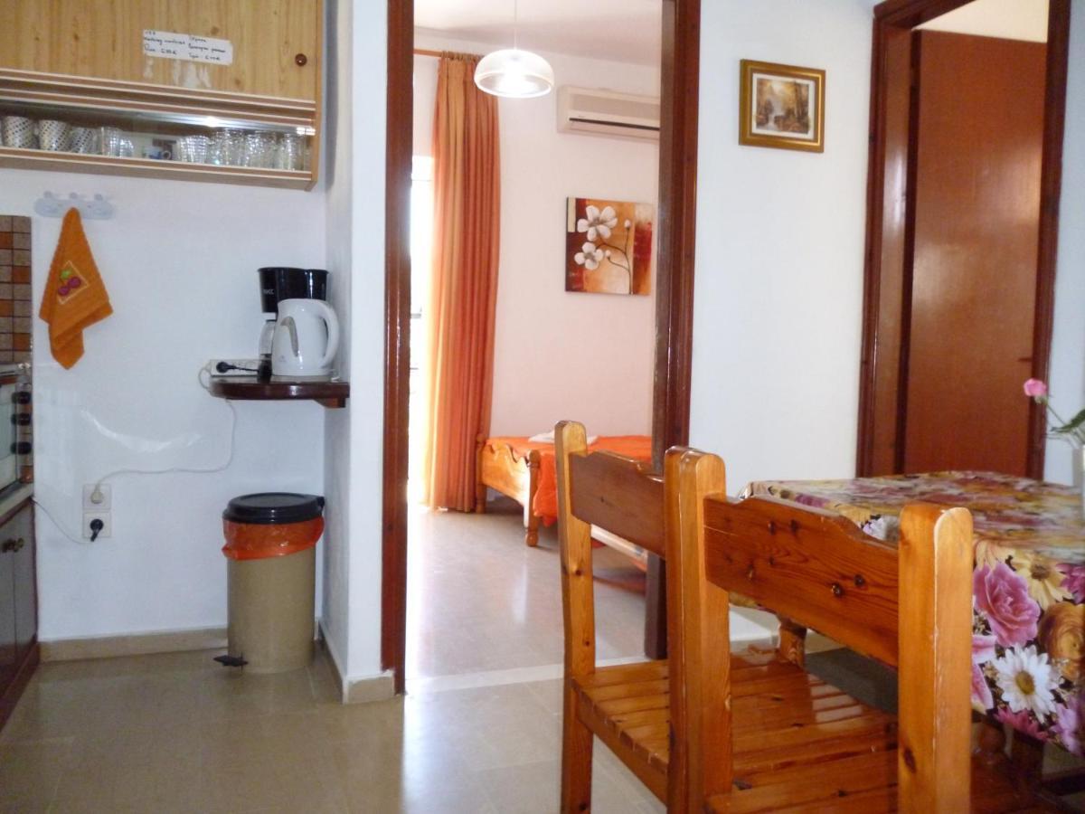 Kostas Apartments & Studios Agios Georgios Pagon Exterior foto